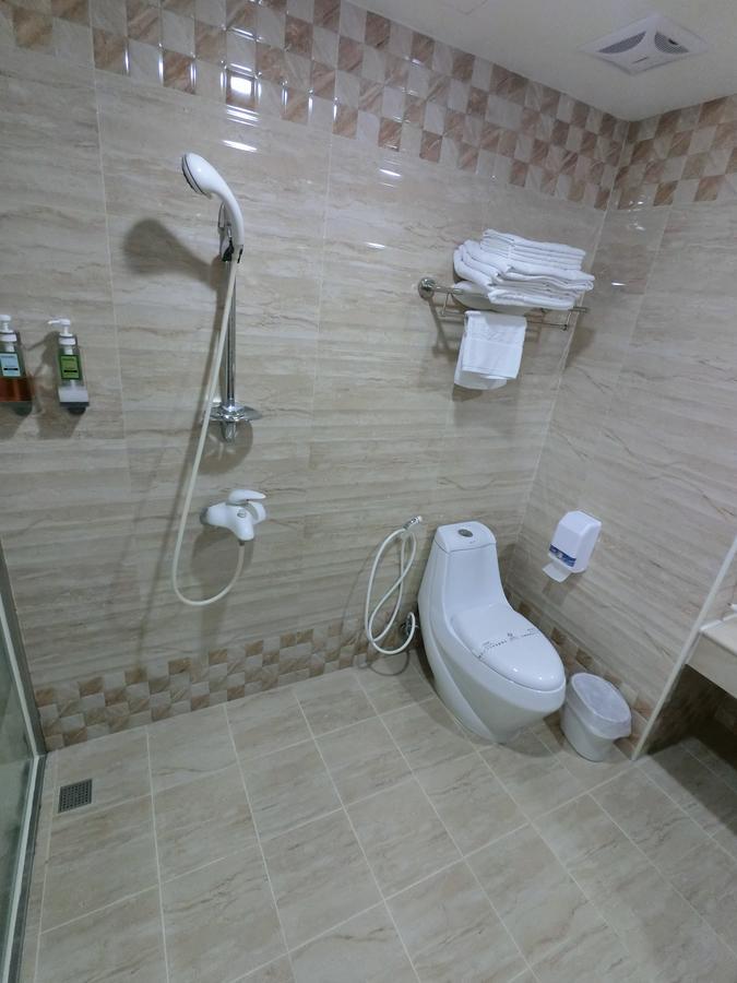 雲林斗六福爾摩莎大飯店 Hotel Buitenkant foto