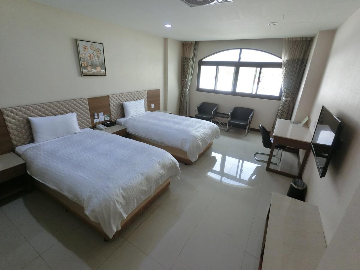 雲林斗六福爾摩莎大飯店 Hotel Buitenkant foto