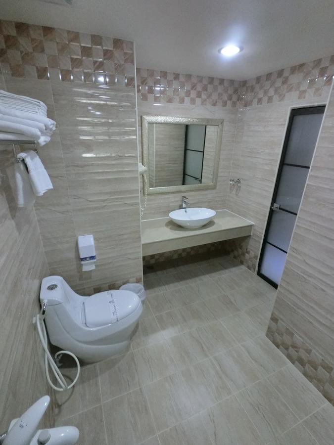 雲林斗六福爾摩莎大飯店 Hotel Buitenkant foto