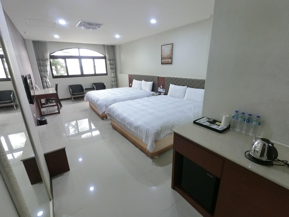 雲林斗六福爾摩莎大飯店 Hotel Buitenkant foto